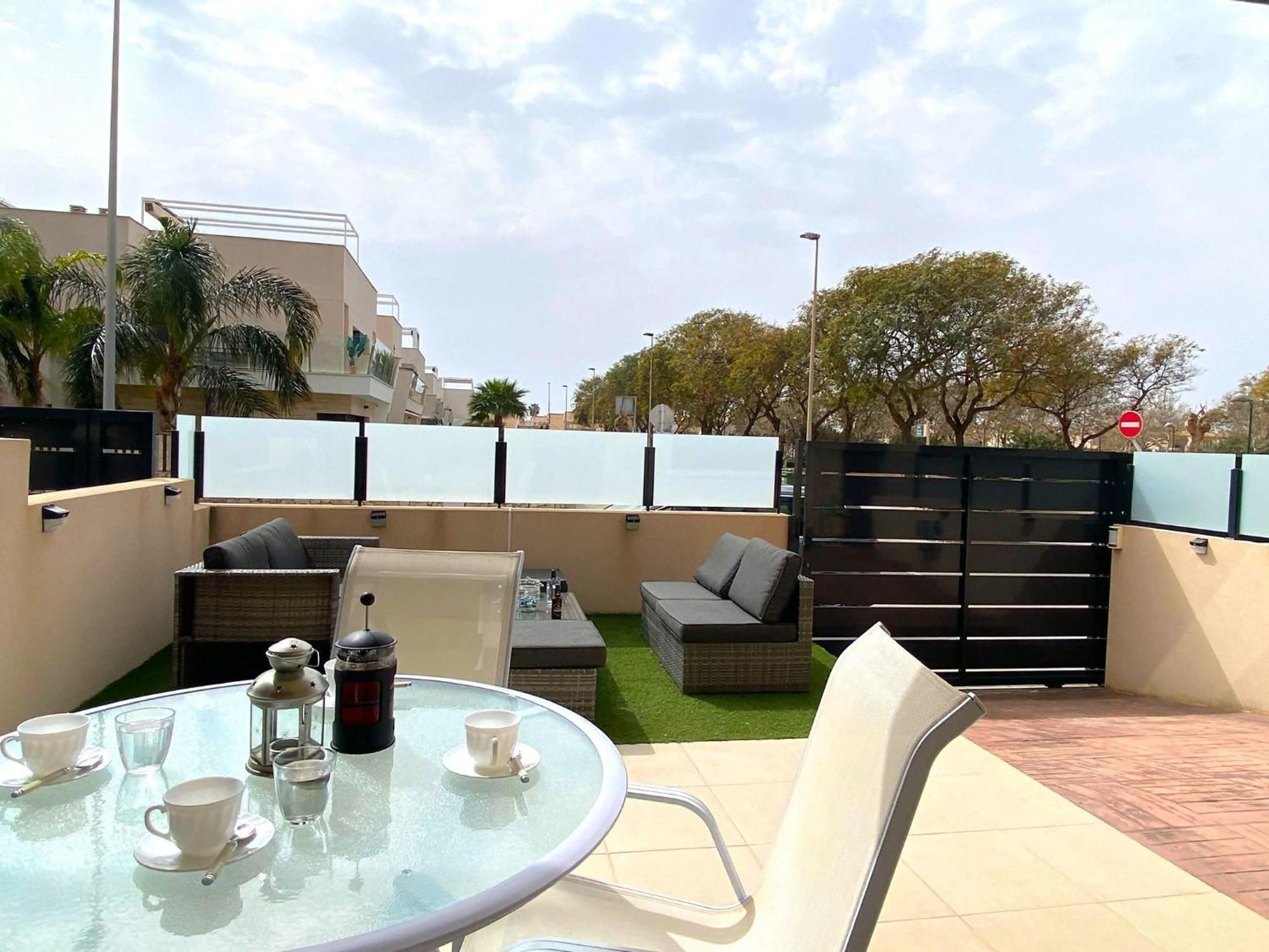Precioso Apartamento A Tan Solo 300 M De La Playa 皮拉尔－德拉奥拉达达 外观 照片